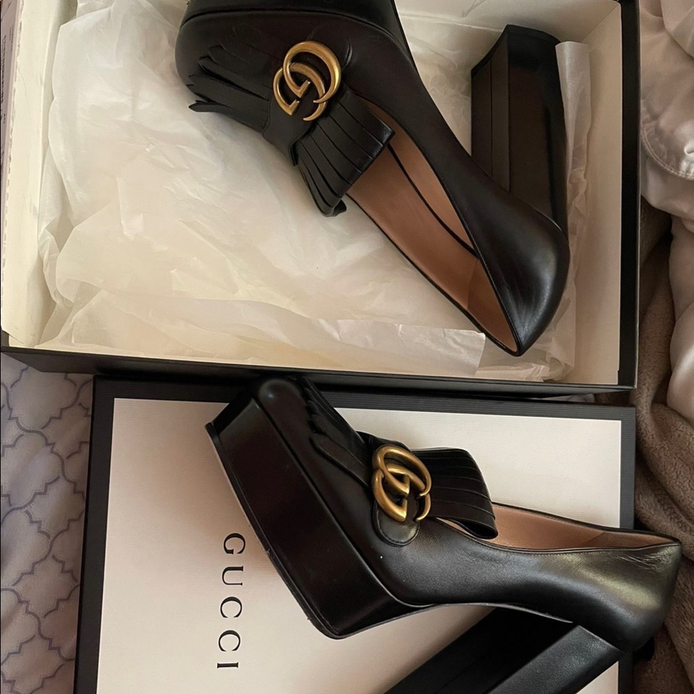 Gucci Black Leather Fringe Marmont GG Pumps Size 8.5